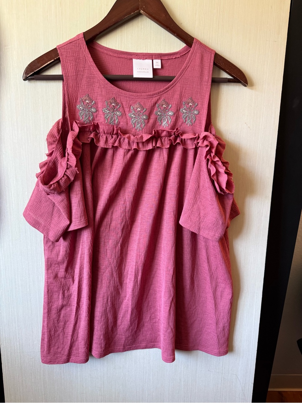 Lauren Conrad Mauve Pink Ruffled Cold-Shoulder Tank with Embroidery